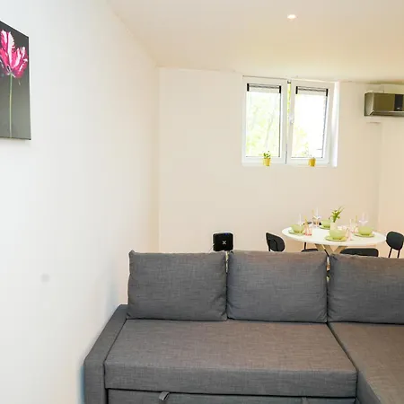 Modern 1br & 1lr Apartment, 10 Min Walk To Center * Gand