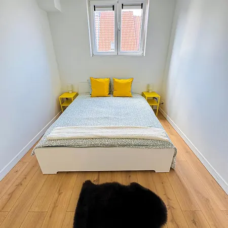 Apartamento Modern 1br & 1lr Apartment, 10 Min Walk To Center