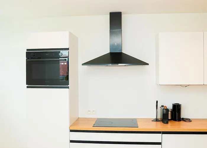 Appartamento Modern 1br & 1lr Apartment, 10 Min Walk To Center